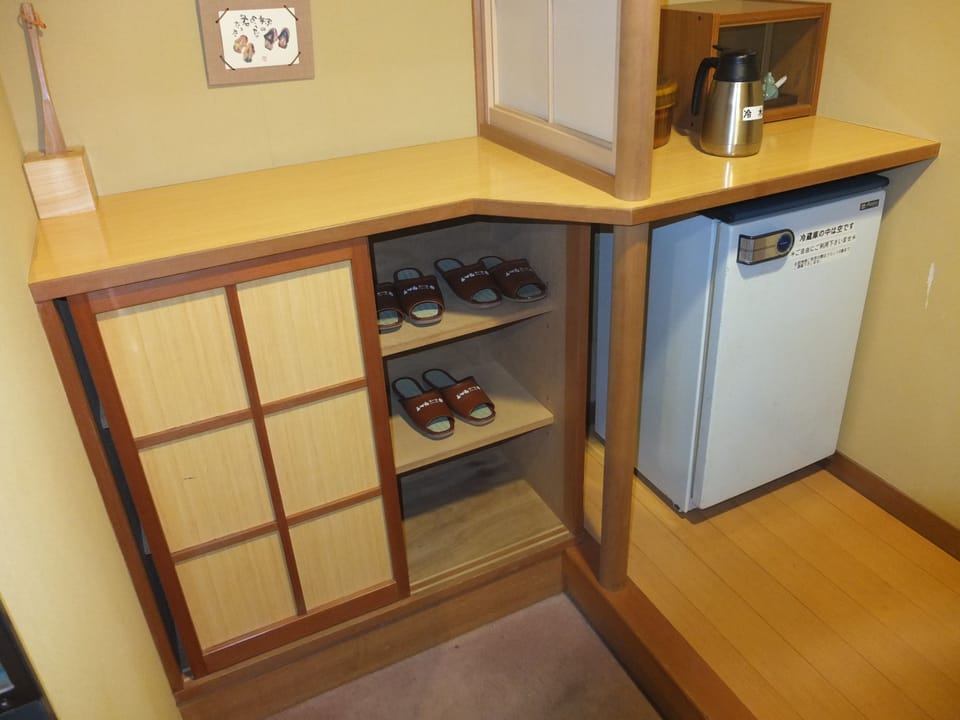In-room safe, WiFi (free), bed sheets
