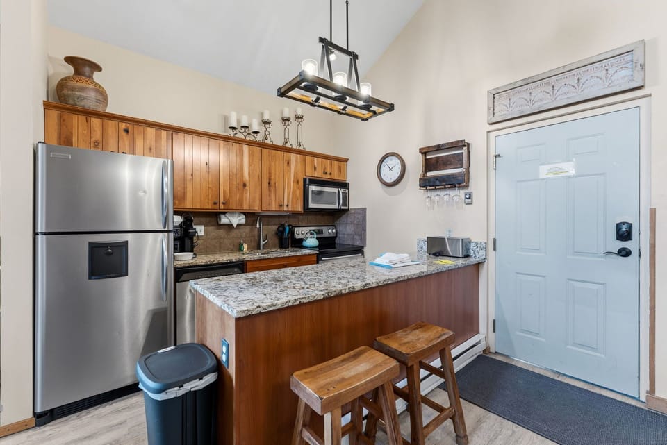 Kitchen with Island