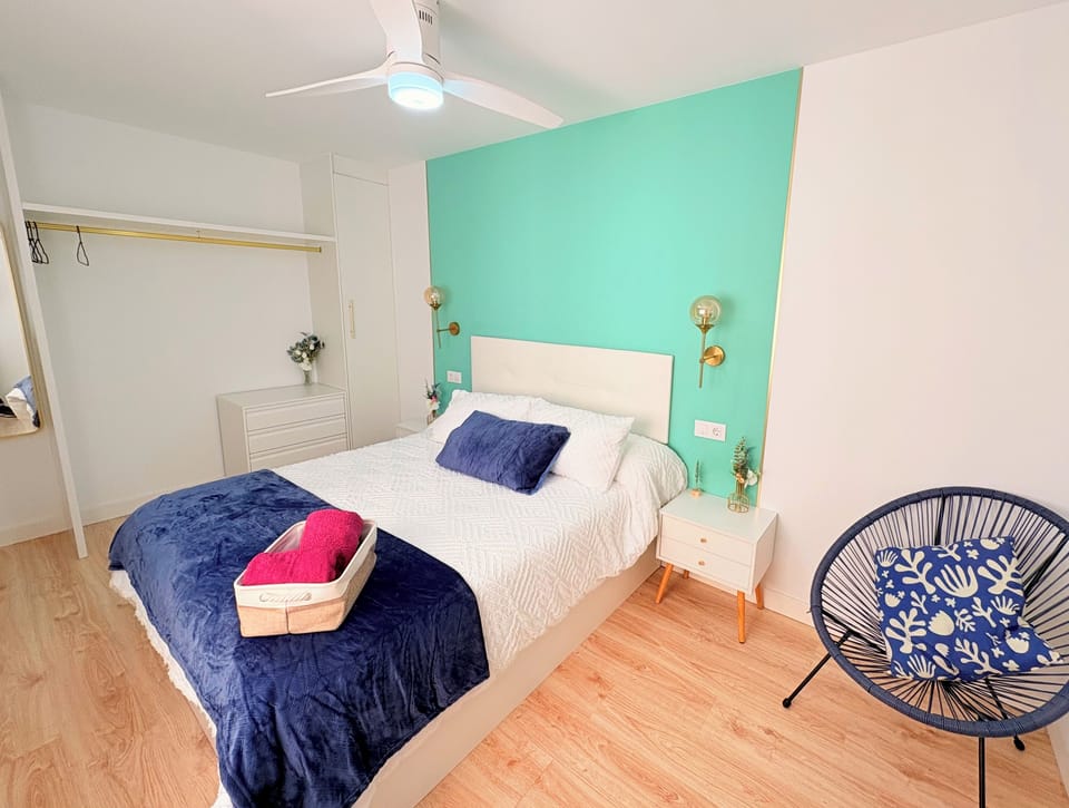 Desk, laptop workspace, iron/ironing board, WiFi (free)