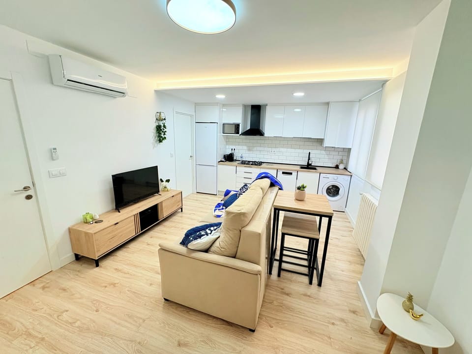 Deluxe Apartment, Non Smoking | Living area