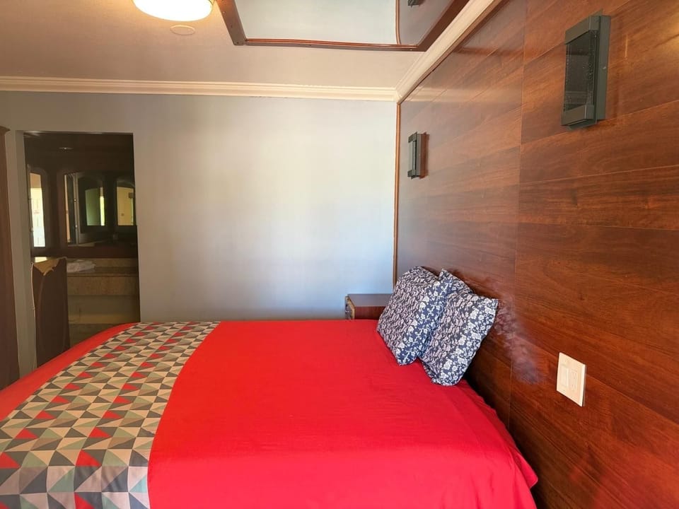 Single Room | Desk, WiFi (free)