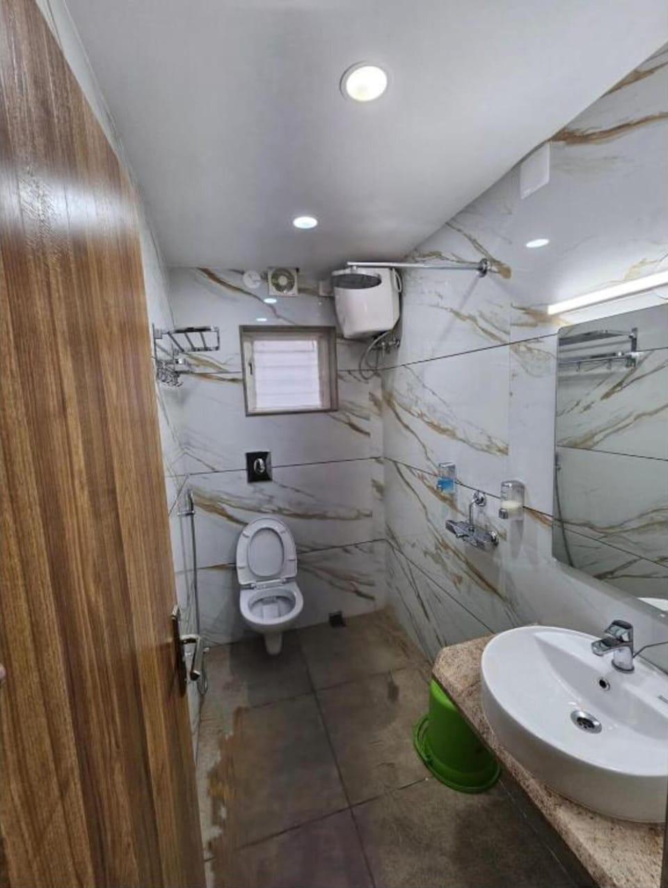 Shower, free toiletries, towels, soap