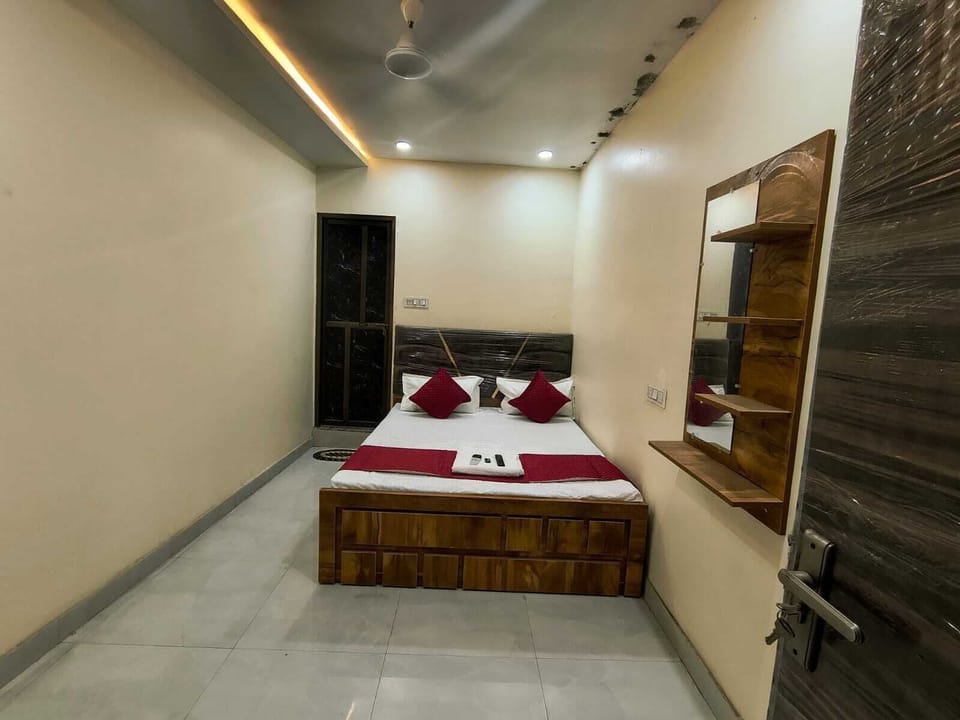 Room, City View | WiFi (free), bed sheets