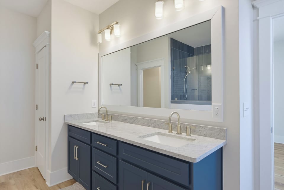 Double Vanity Bath
