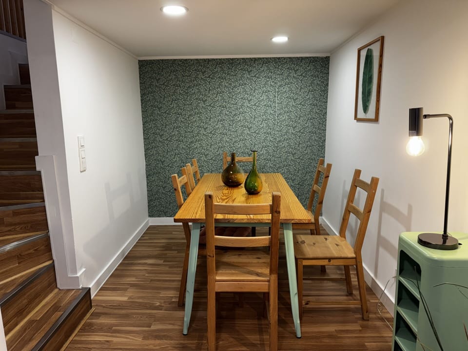 Deluxe Penthouse, Ensuite, River View (Lisbon Bridge) | Dining
