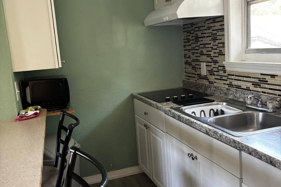 Apartment, 2 Bedrooms | Private kitchen