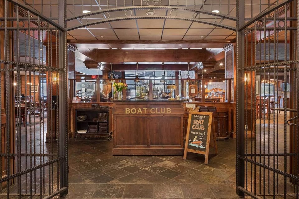 Step into the Boat Club for warm drinks and dining.