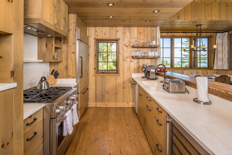 Modern appliances | Main Level