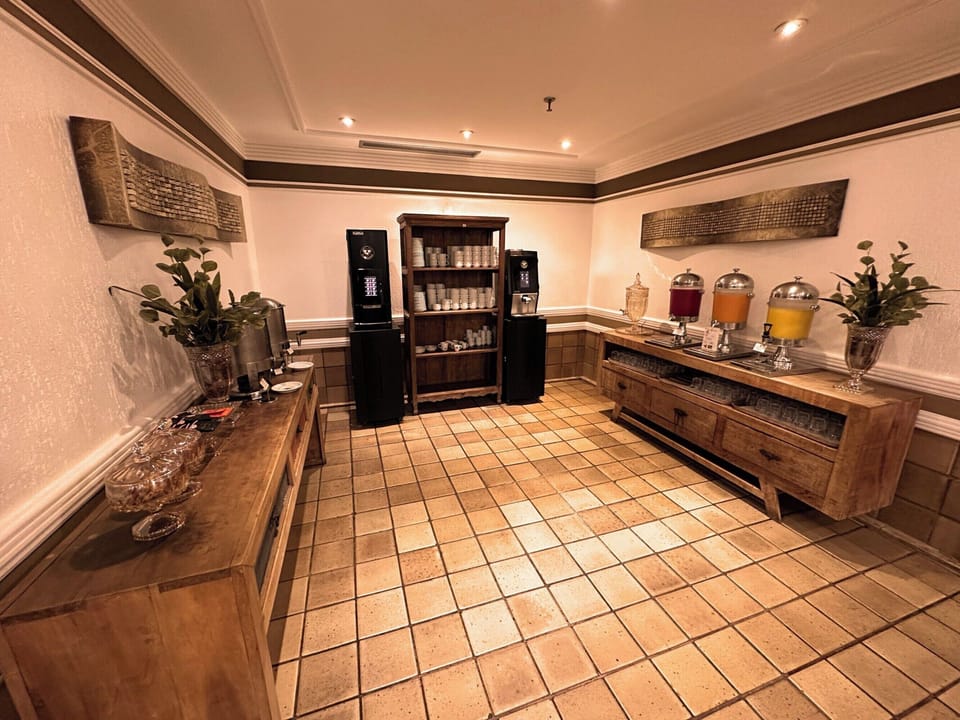Breakfast area