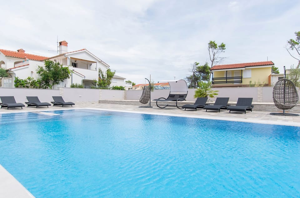 Apartment, 1 Bedroom, Smoking, Patio | Pool | Indoor pool