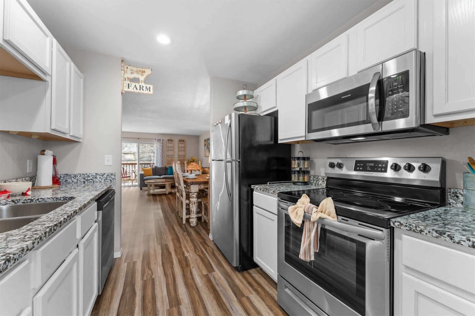 Condo, Multiple Beds, Garden View (SDC Escape) | Private kitchen