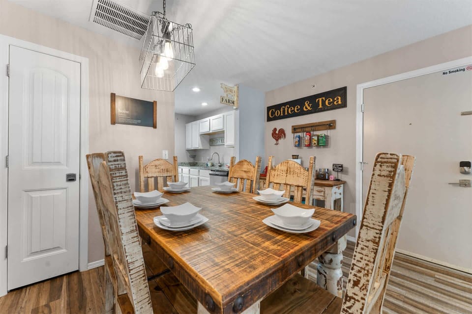 Condo, Multiple Beds, Garden View (SDC Escape) | Dining
