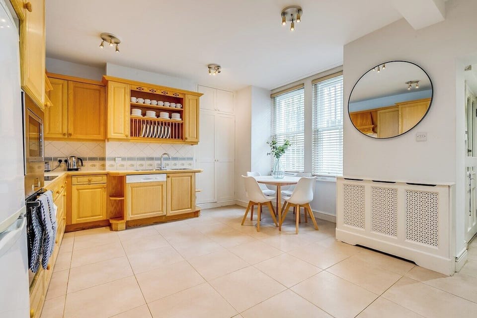Large well equipped kitchen
