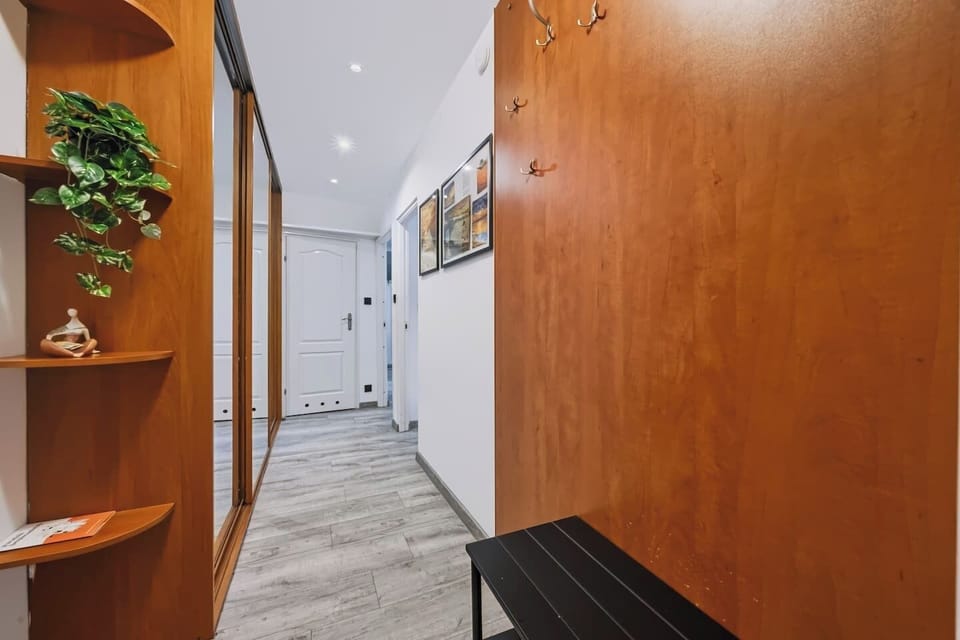 Hall | Book Now with RENTUJEMY.COM