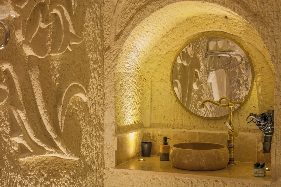 Signature Room, Garden View | Bathroom | Hair dryer, towels, soap, shampoo