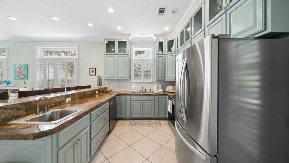 Fully equipped kitchen