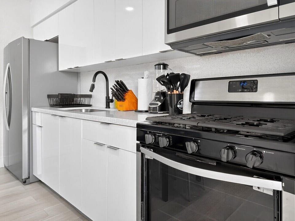 Fully equipped kitchen with everything you need for easy meals