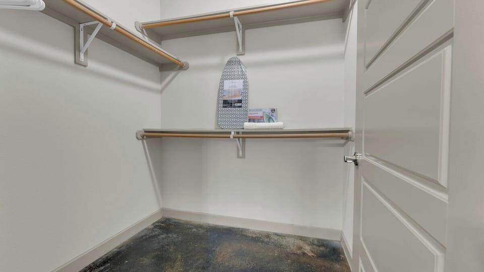 Walk in Closet