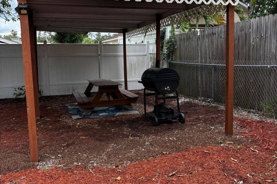 House, 3 Bedrooms | Outdoor dining