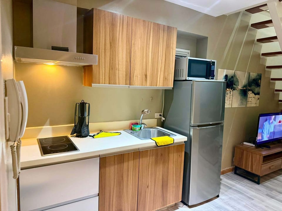 Comfort Loft, Bay View | Private kitchen | Fridge, microwave, stovetop, dishwasher