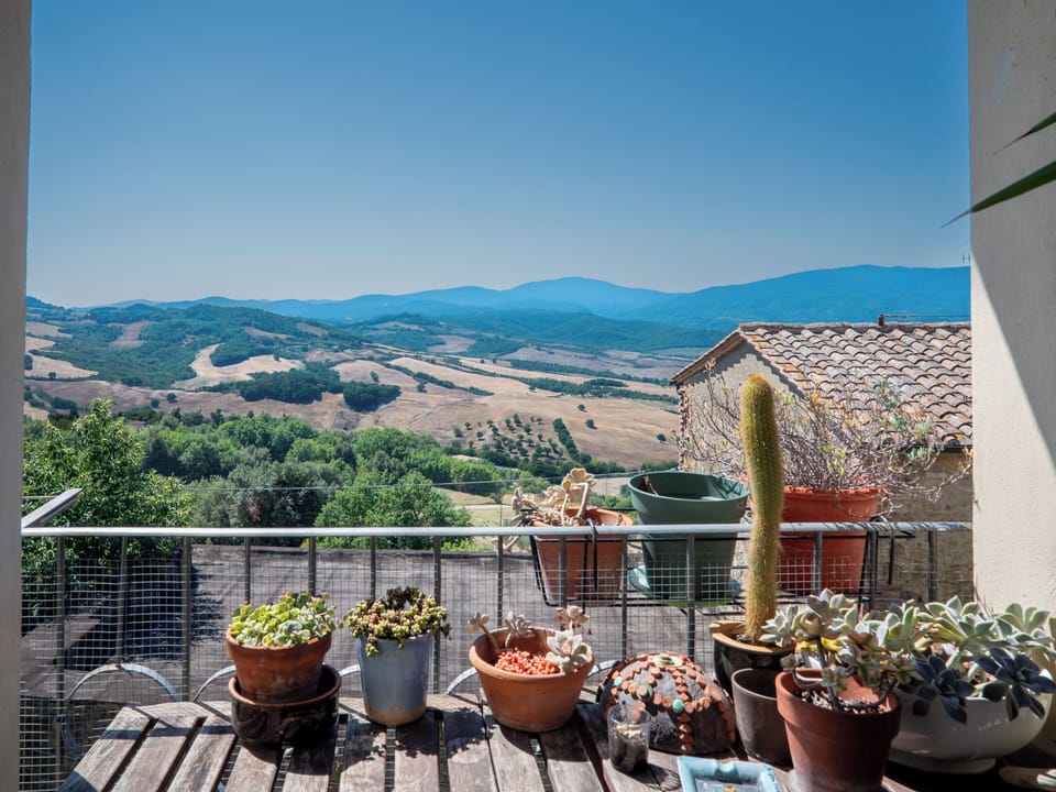House, Balcony, City View | Property grounds