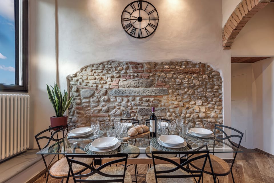 Family Apartment, 3 Bedrooms, Refrigerator & Microwave (Luxury Chianti Road - 3BR Free) | Dining