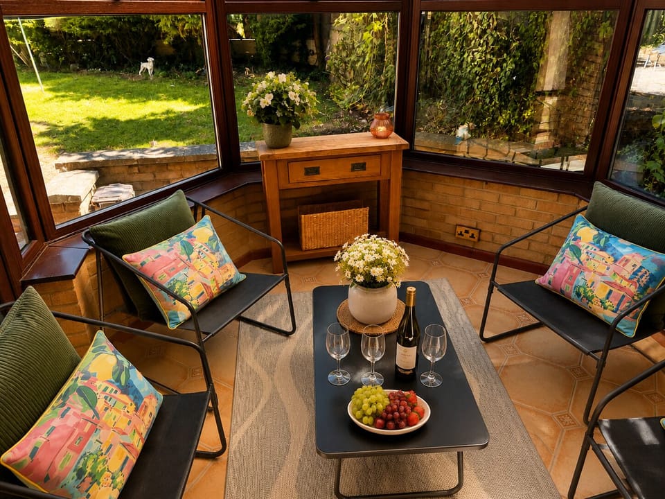 Conservatory, seating for 4 people