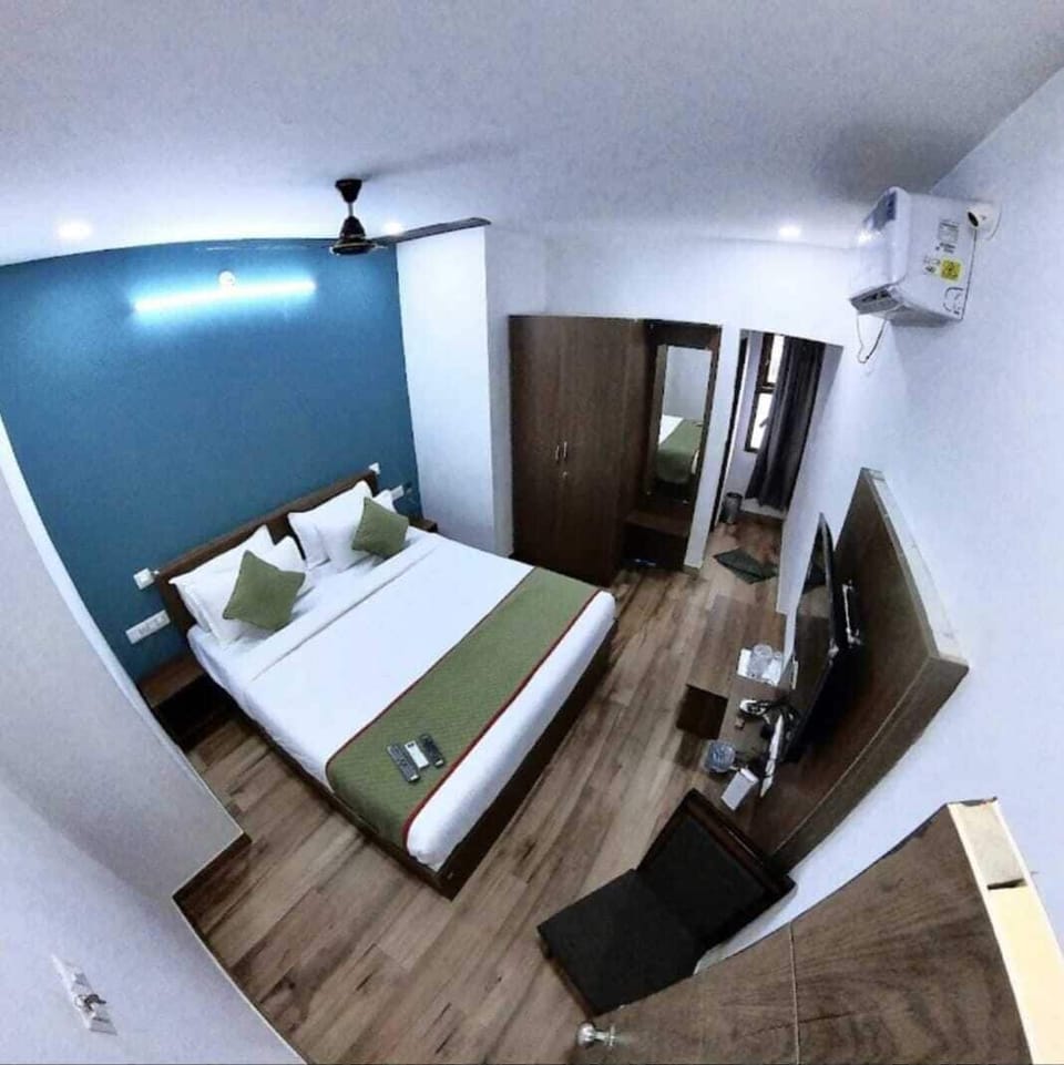 Deluxe Double Room | Desk, laptop workspace, WiFi (free)