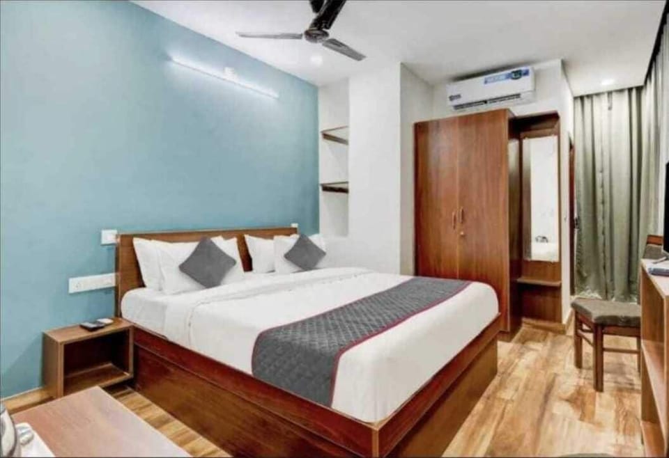 Deluxe Double Room | Desk, laptop workspace, WiFi (free)