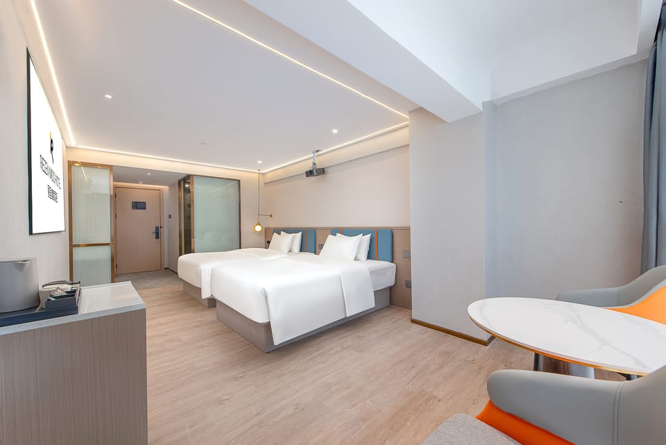 Media Twin Room (Canton Tower Night View, Screen Casting, Smart Control) | Premium bedding, WiFi (free), bed sheets
