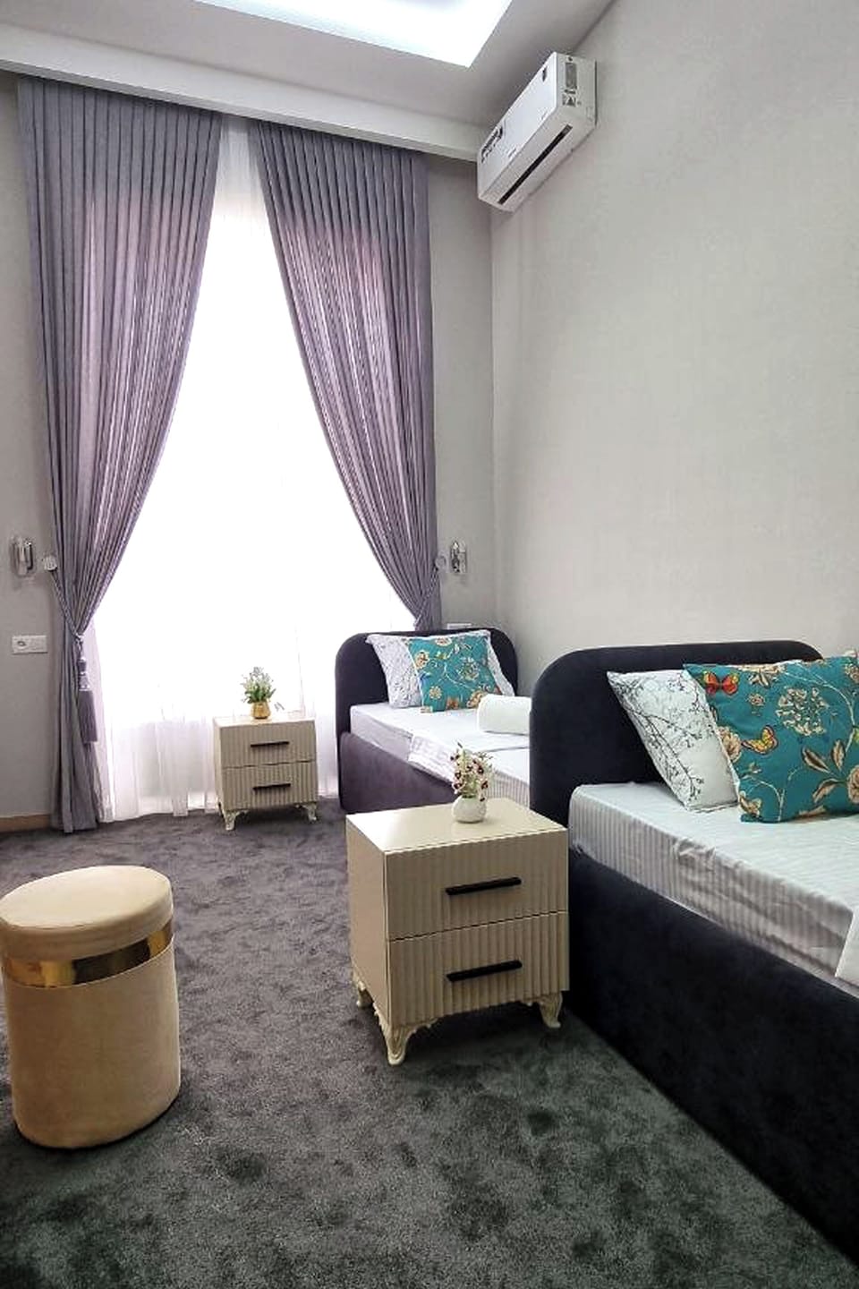 Comfort Twin Room, Courtyard View | Desk, laptop workspace, WiFi (free)