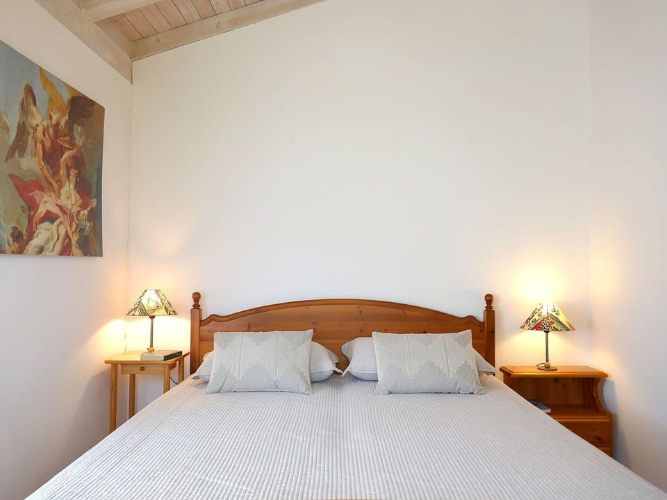 Bed, Furniture, Bedding, Bedroom, Interior Design, Bed Sheet, Wall, Floor, Wood, Flooring