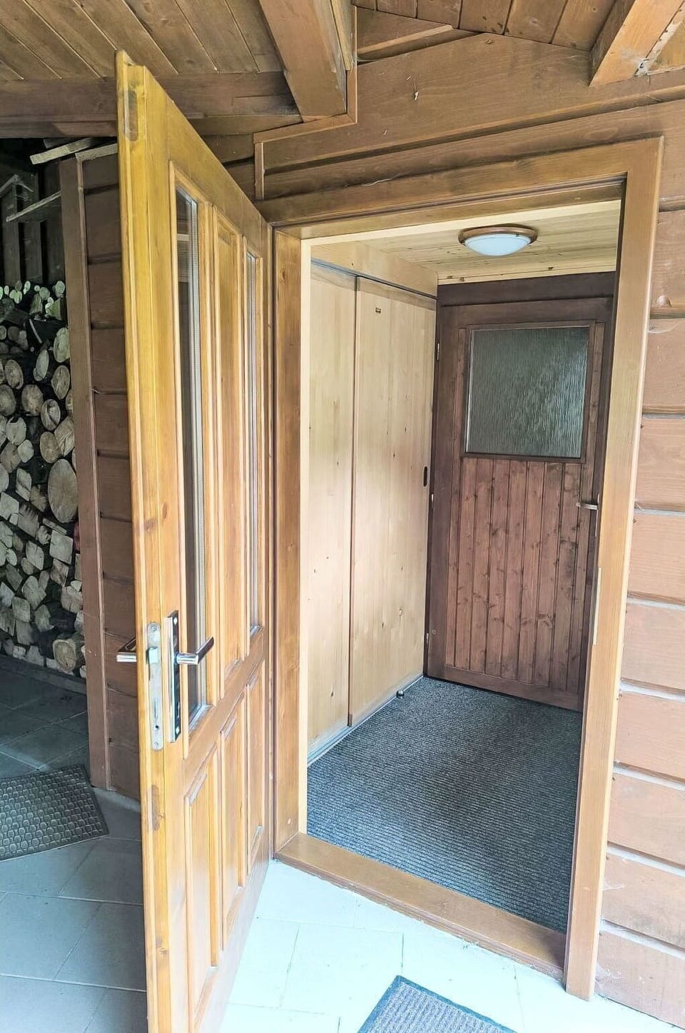 Wood, Door, Hardwood, Floor, Wood Stain, Plywood, Plank, Log Cabin, Home Door, Garden Buildings