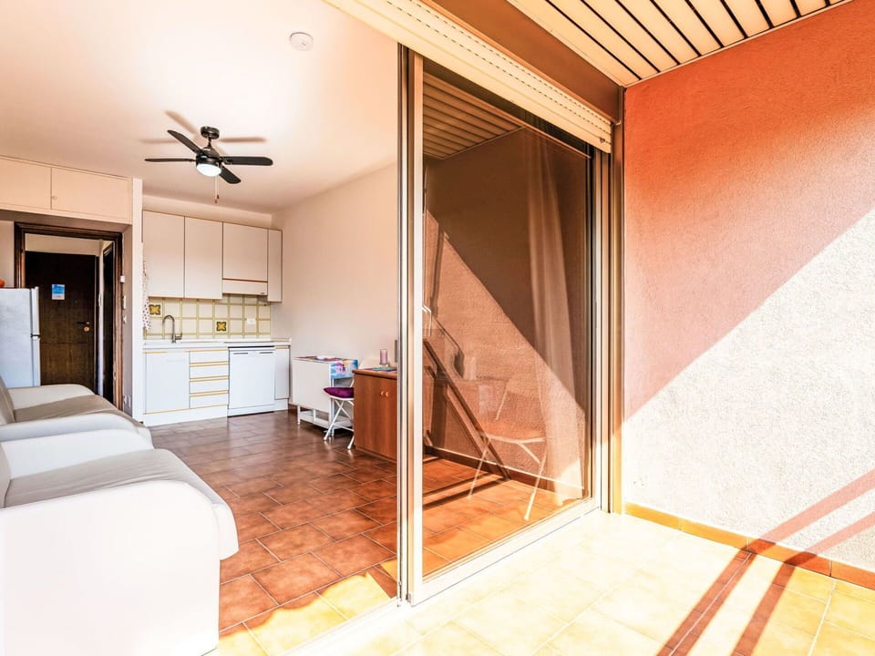 Flooring, Wood, Floor, Interior Design, Ceiling, Wood Stain, Door, Room, Hardwood, Varnish