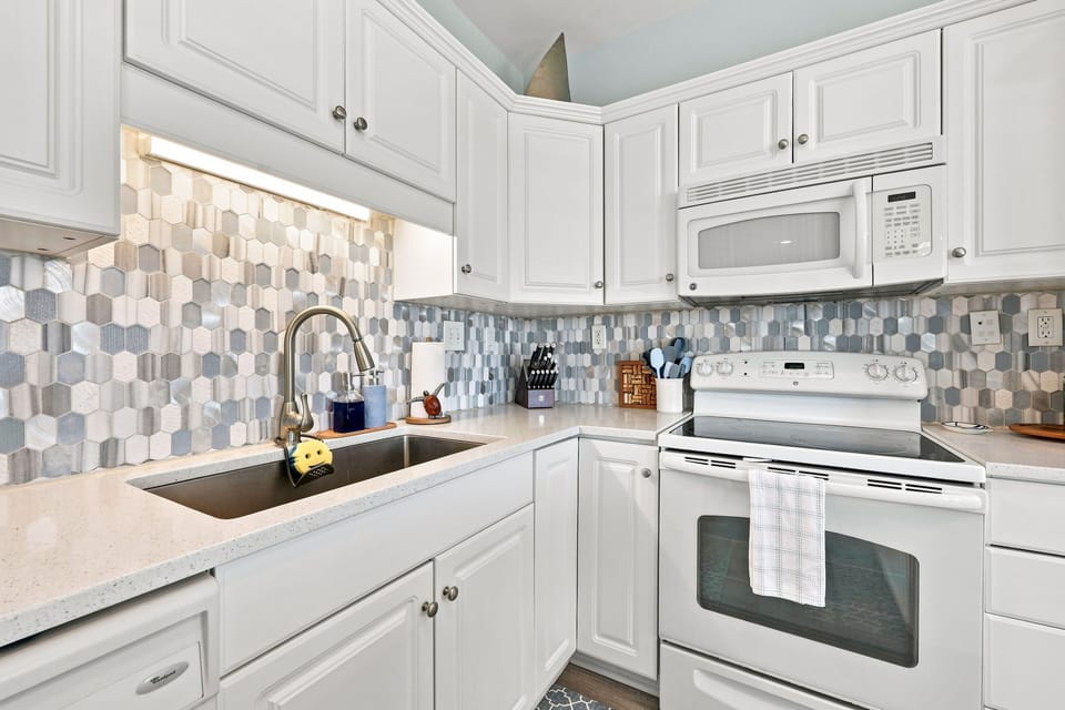 Ocean Club Oasis | Kitchen