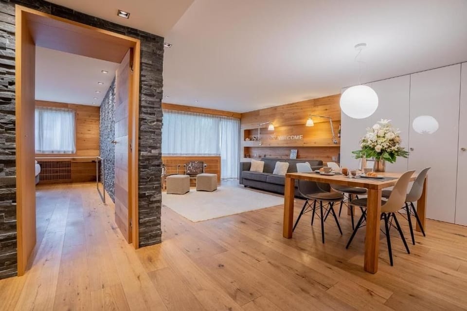 Apartment, Balcony, Mountain View | Interior
