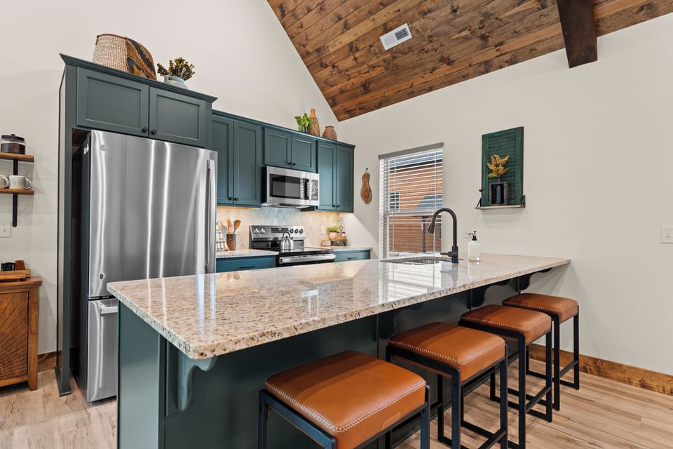 Fully Equipped Kitchen w/ Bar Seating