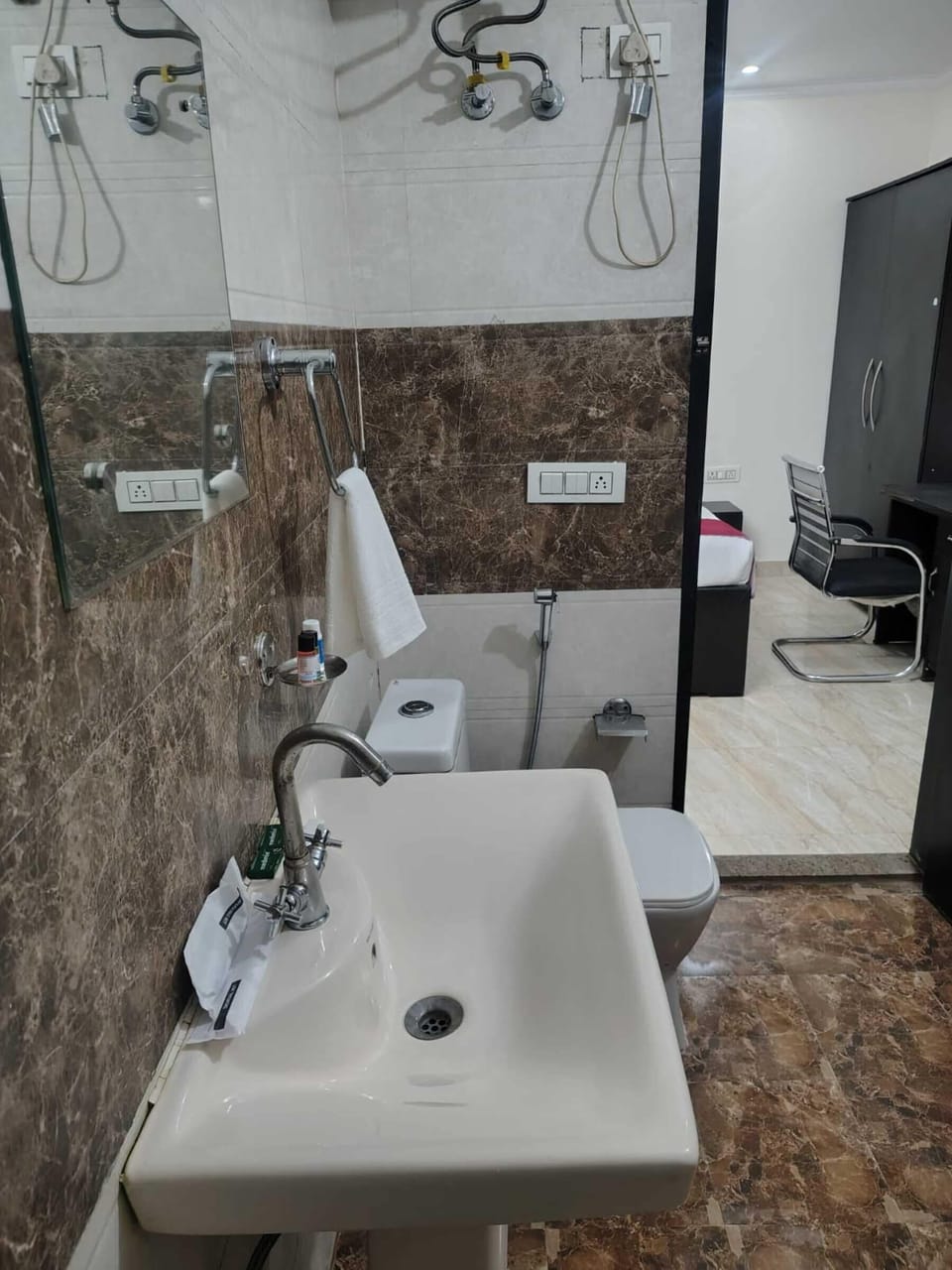 Standard Double or Twin Room | Bathroom | Slippers, towels