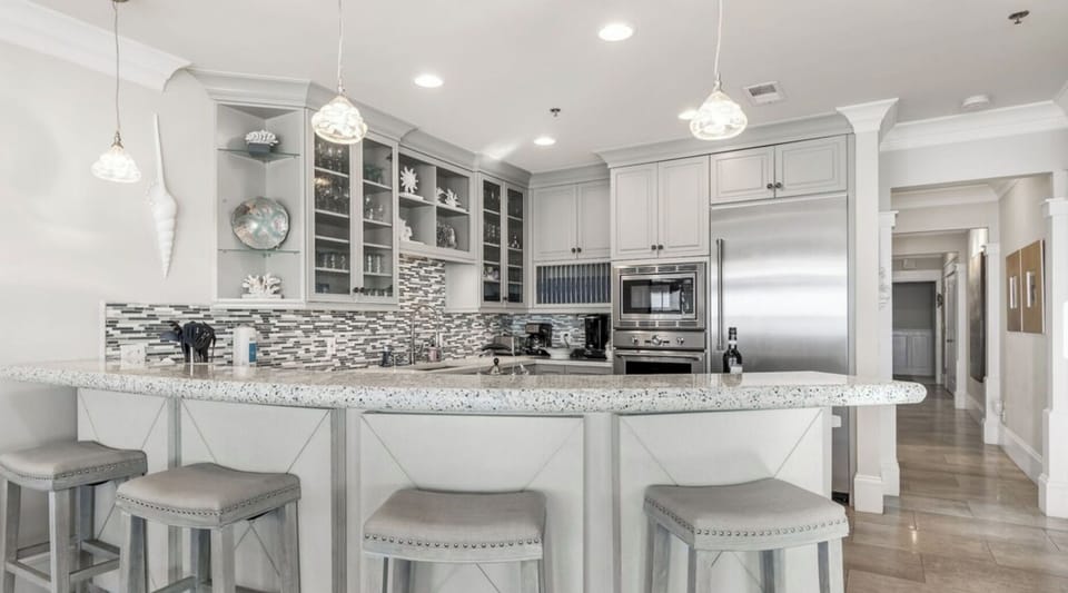 Expansive Counter with Seating for 4