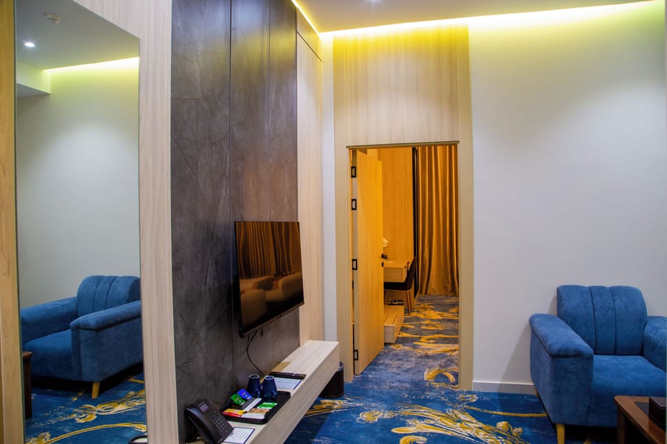 Junior Suite, Ground Floor | Living area