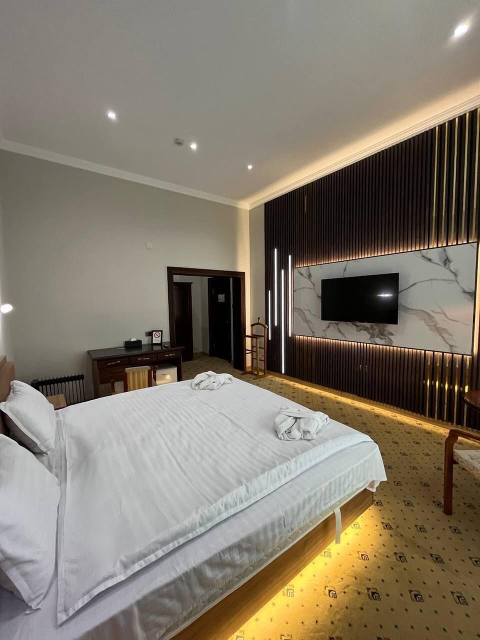 Deluxe Double Room | Minibar, desk, soundproofing, iron/ironing board (on request)