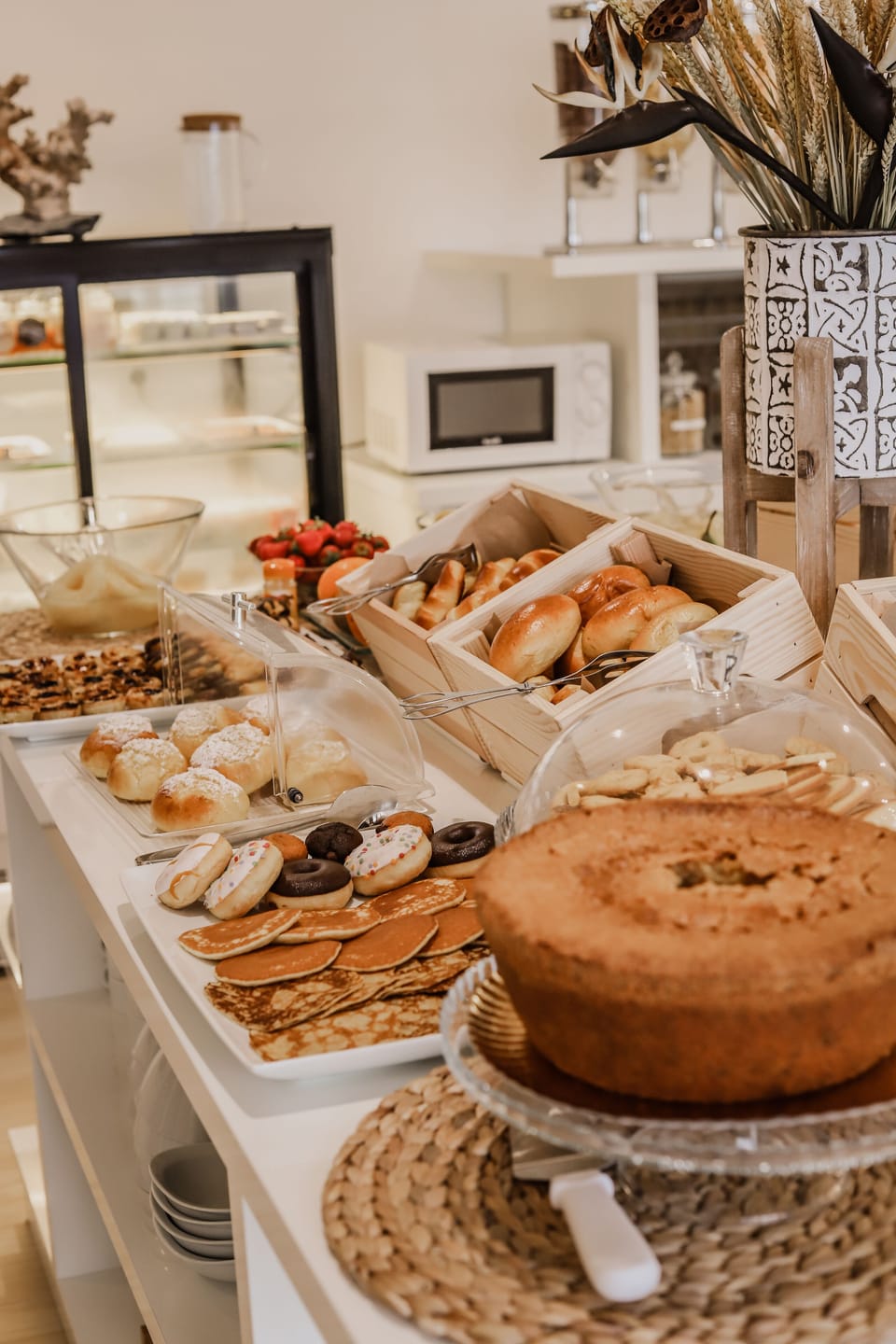 Daily buffet breakfast for a fee