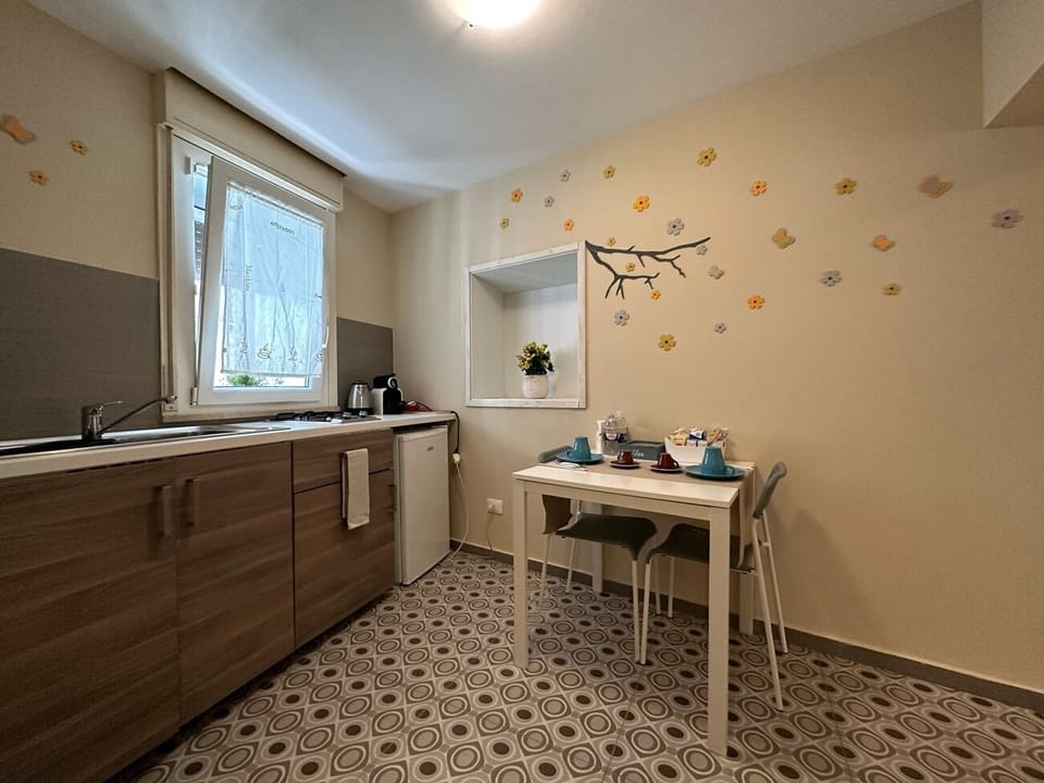 Apartment, 1 Bedroom | Private kitchen | Fridge