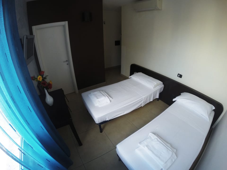 Twin Room | Premium bedding, desk, soundproofing, free WiFi