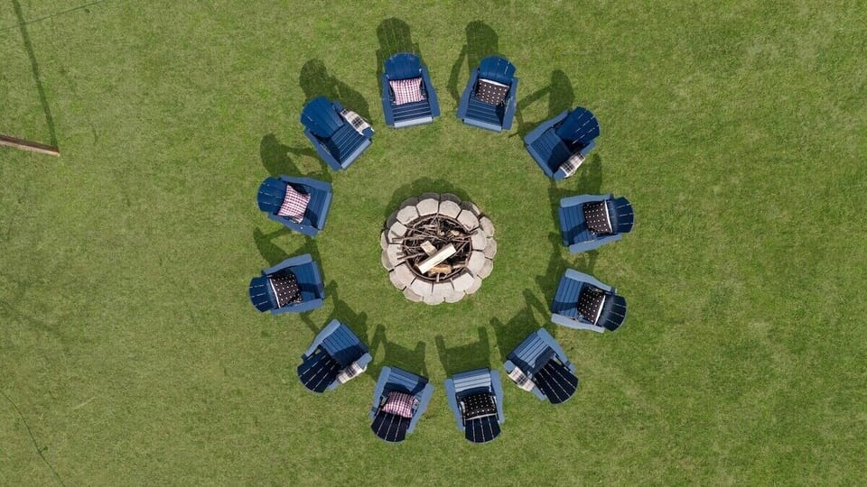 Outdoor Fire Pit area - seating for 12! 