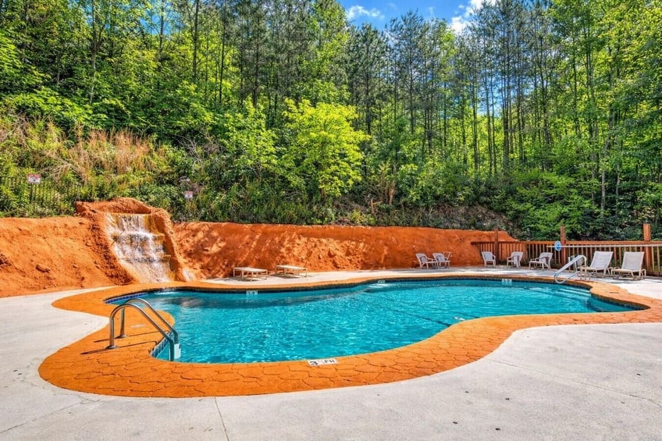 Seasonal Community Pool