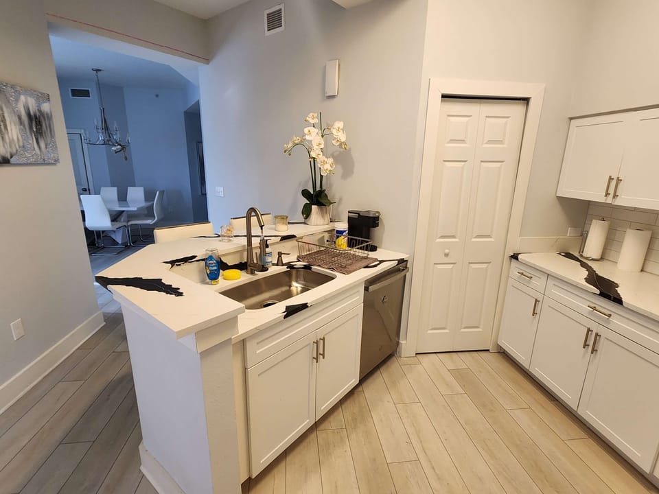 Everything you need to make your stay feel like home. 🍳