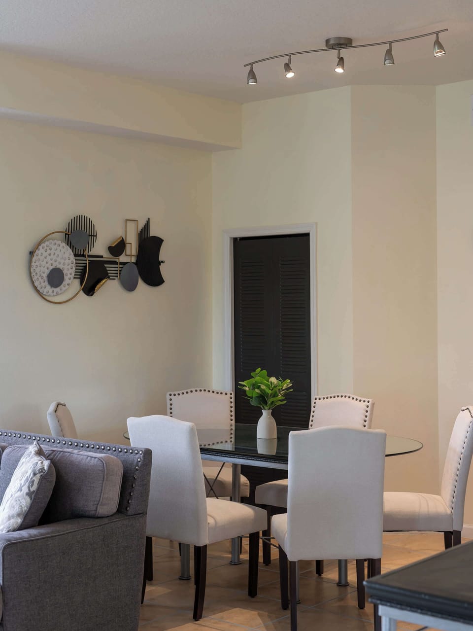 A table made for togetherness.