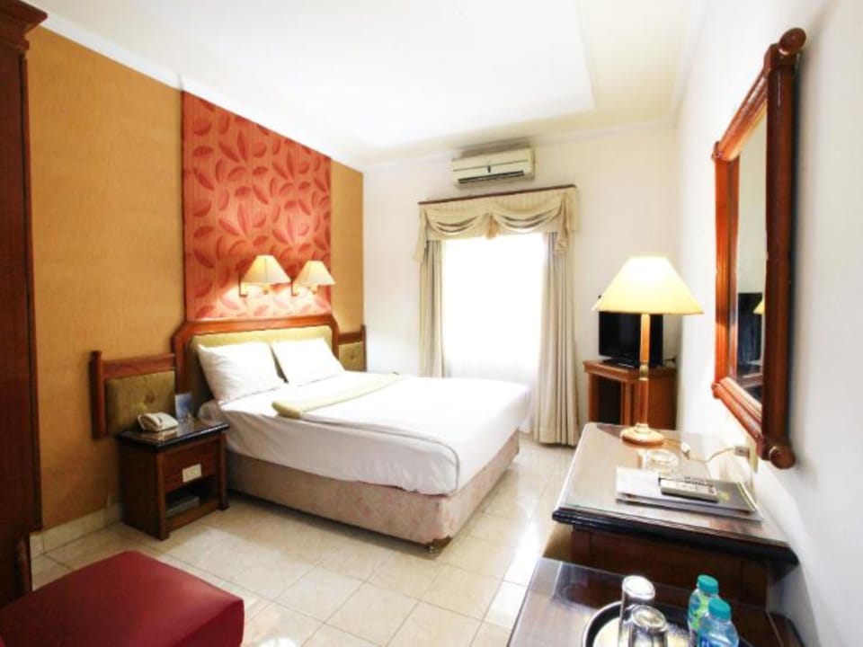 Superior Double Room | Individually decorated, desk, blackout drapes, soundproofing