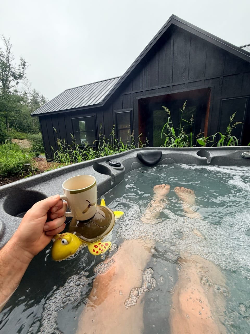 Outdoor spa tub